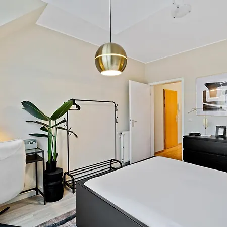 Apartamento Stylish 2br With Patio & Parking Near Center