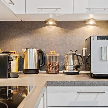 Stylish 2br With Patio & Parking Near Center 卢森堡